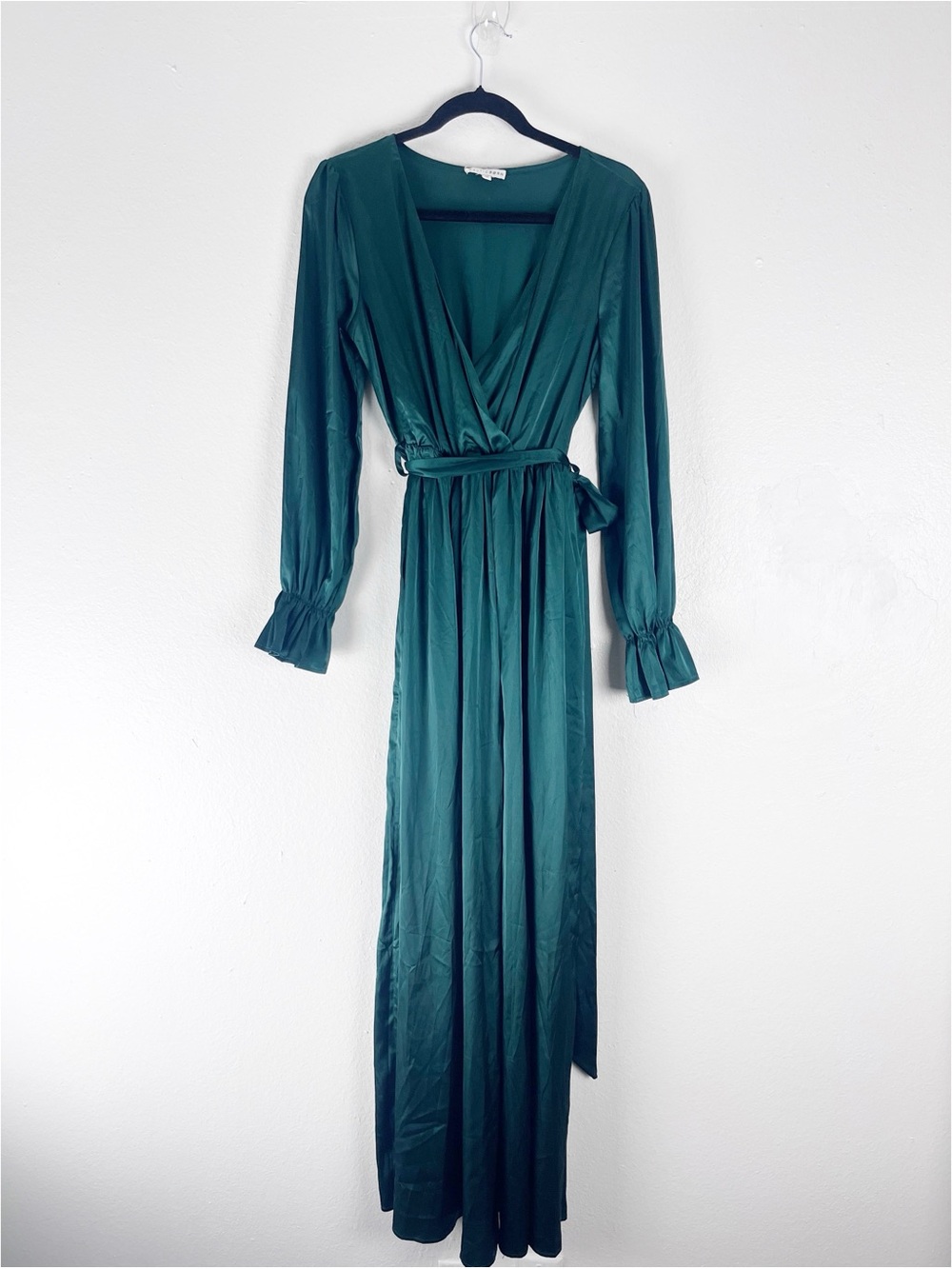 BALTIC BORN Katya Emerald Green Satin Faux Wrap V-Neck Maxi Dress Size Medium